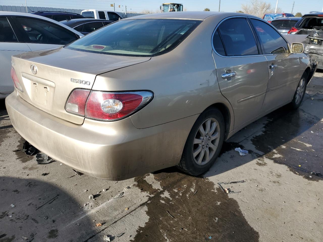 2002 Lexus ES - Image 3