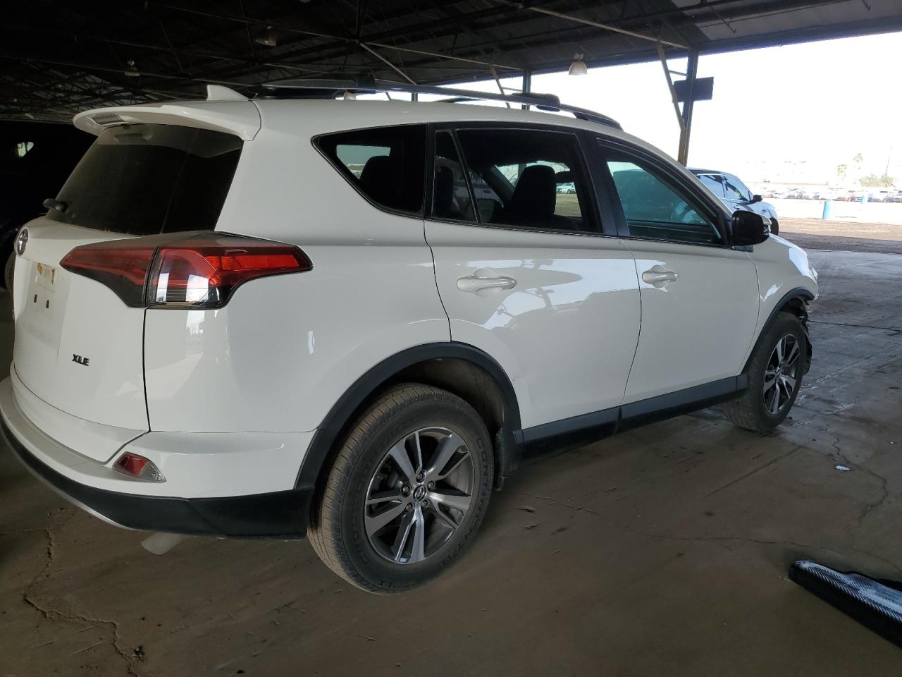 2018 Toyota RAV 4 - Image 3