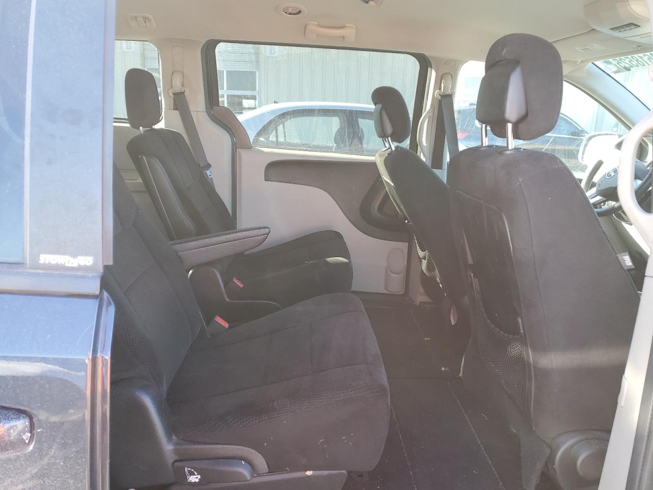 2013 Dodge Caravan - Image 11
