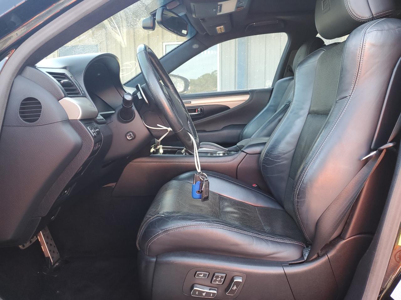 2015 Lexus LS - Image 7