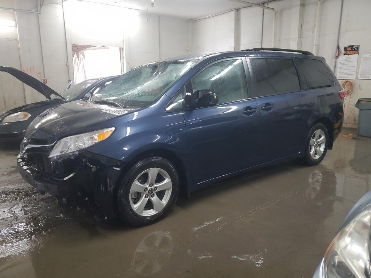 2020 Toyota Sienna - Image 1