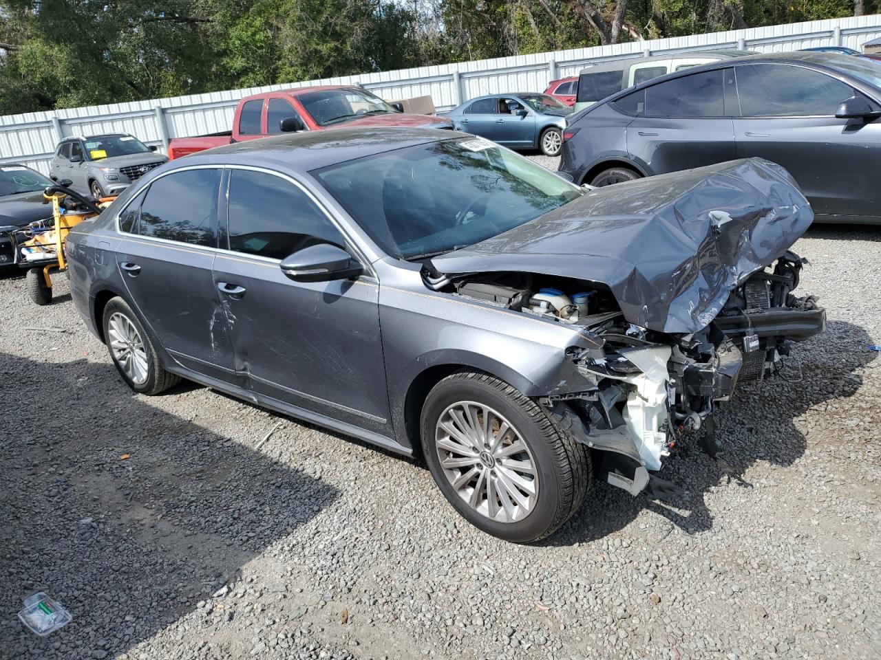 2017 Volkswagen Passat - Image 5