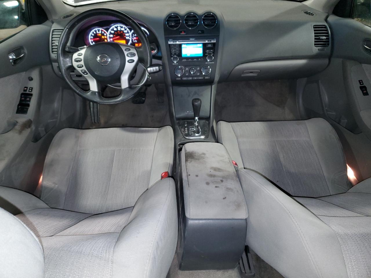 2010 Nissan Altima - Image 8