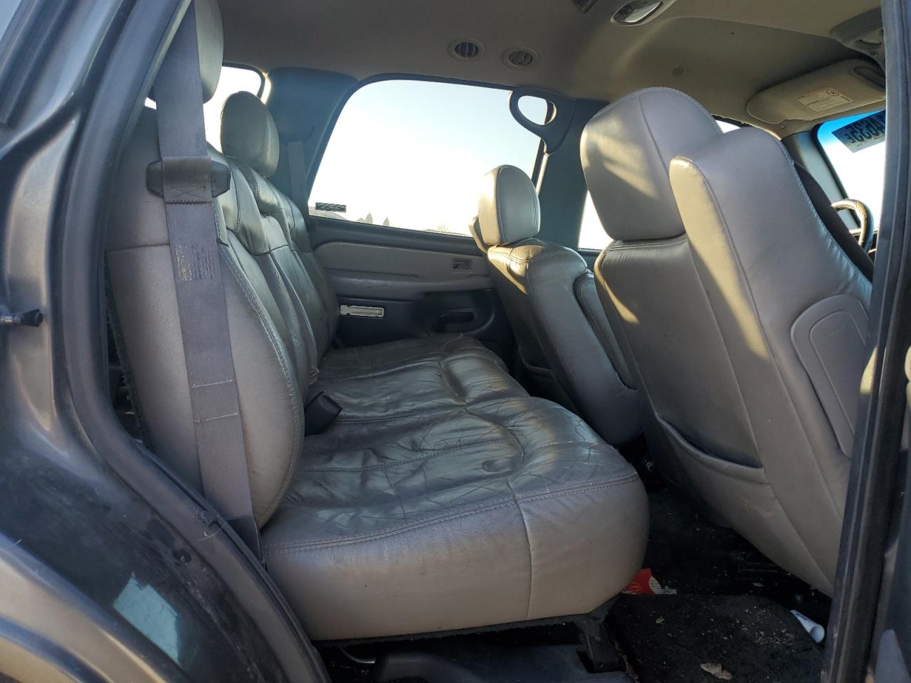 2001 Chevrolet Tahoe - Image 11