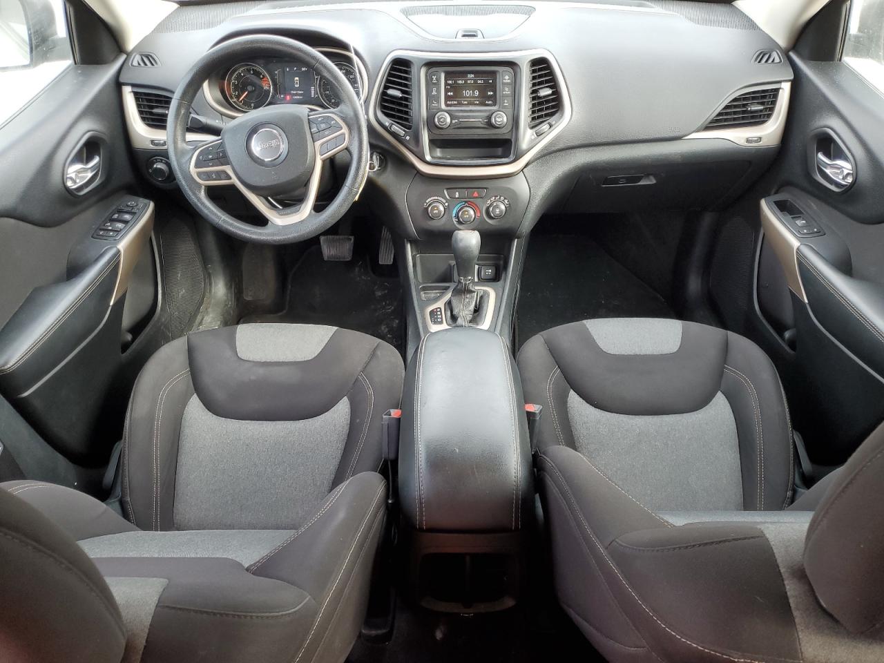 2017 Jeep Grand Cherokee - Image 8