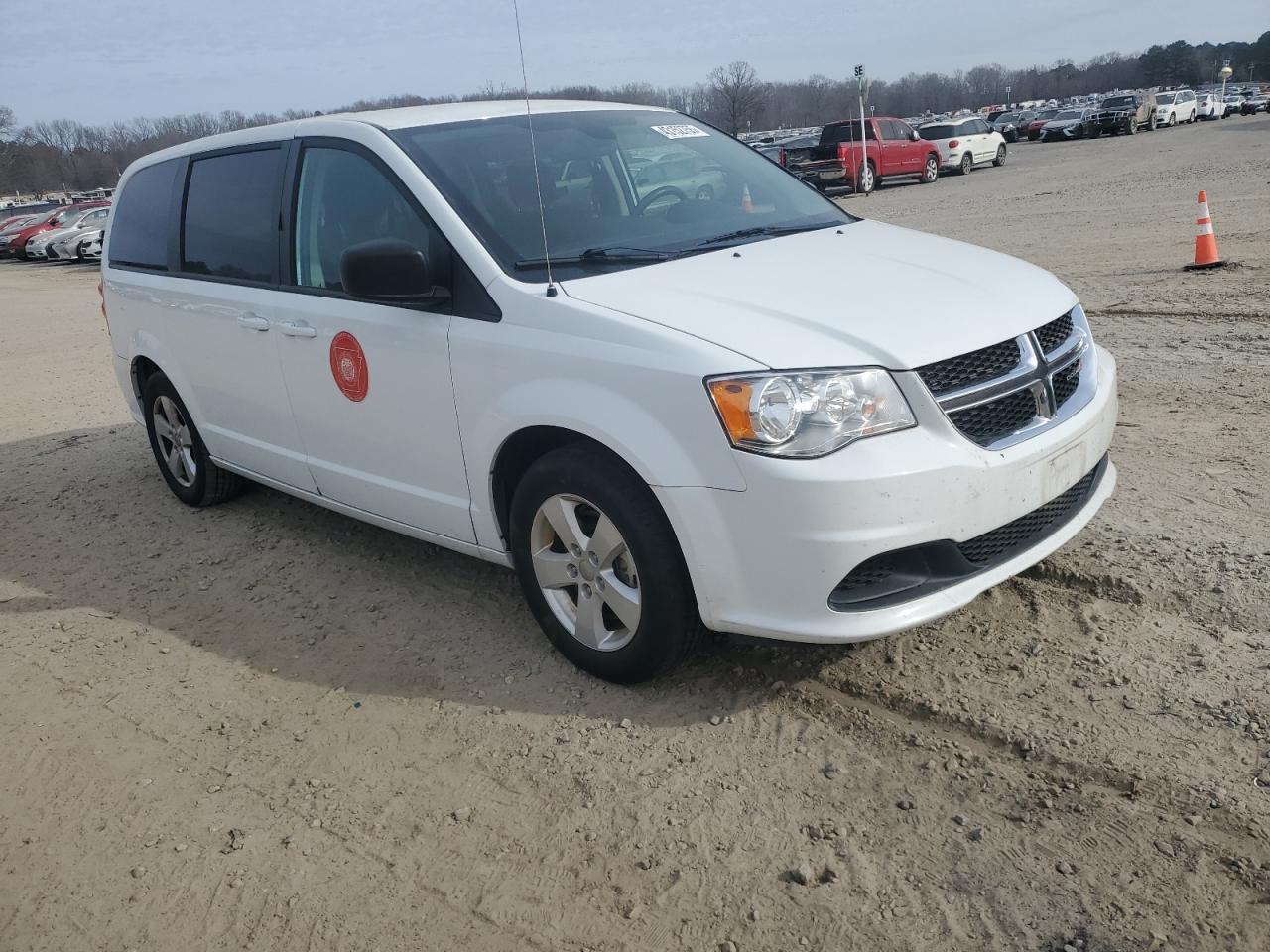 2018 Dodge Caravan - Image 4