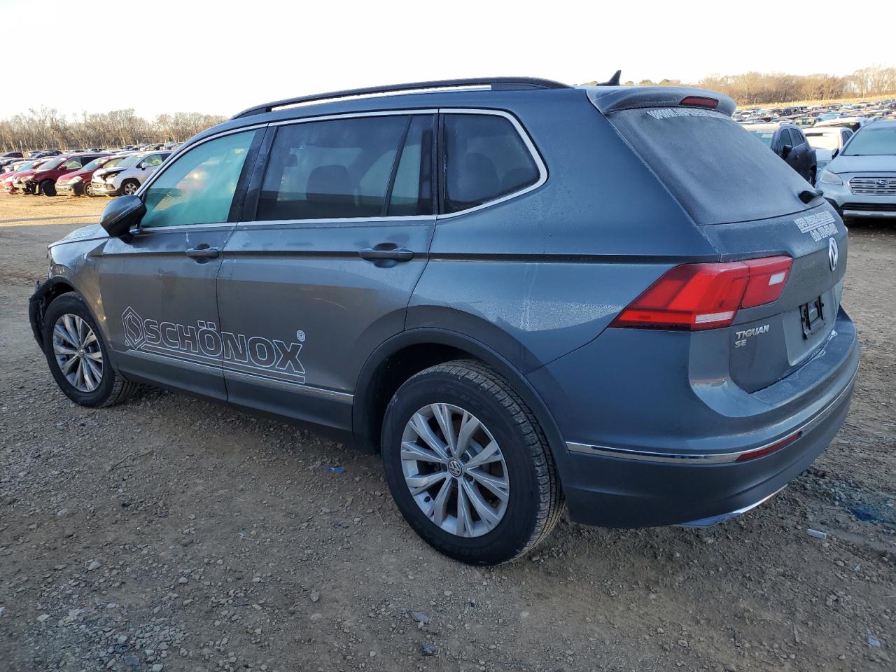 2018 Volkswagen Tiguan - Image 2