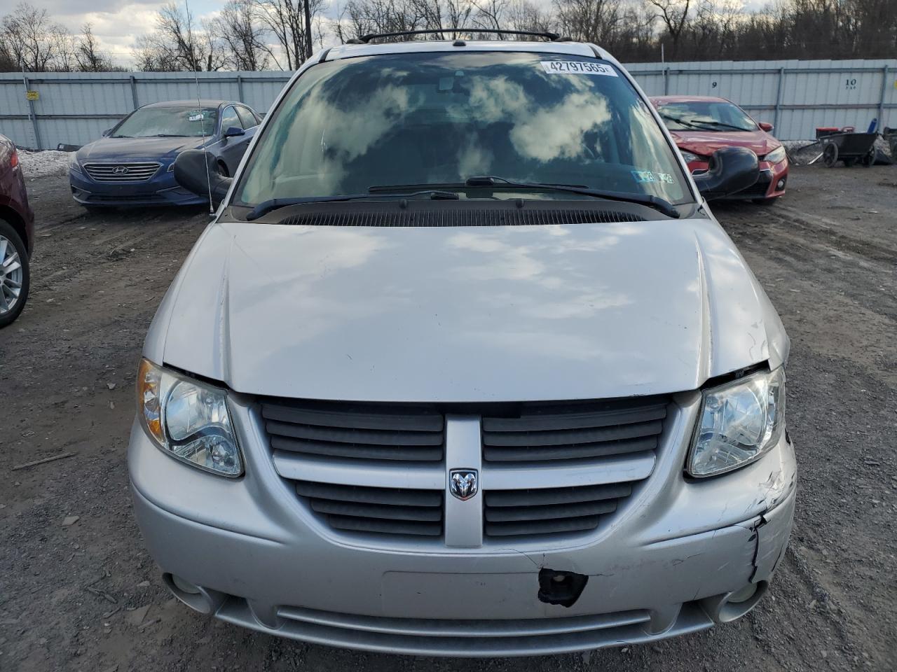 2006 Dodge Caravan - Image 5