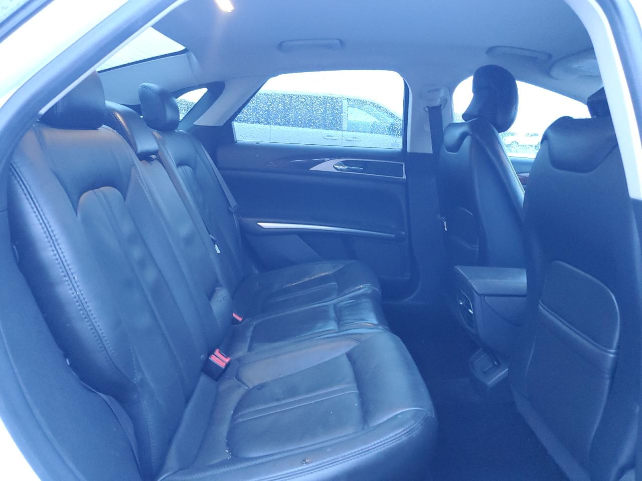 2014 Lincoln MKZ - Image 10