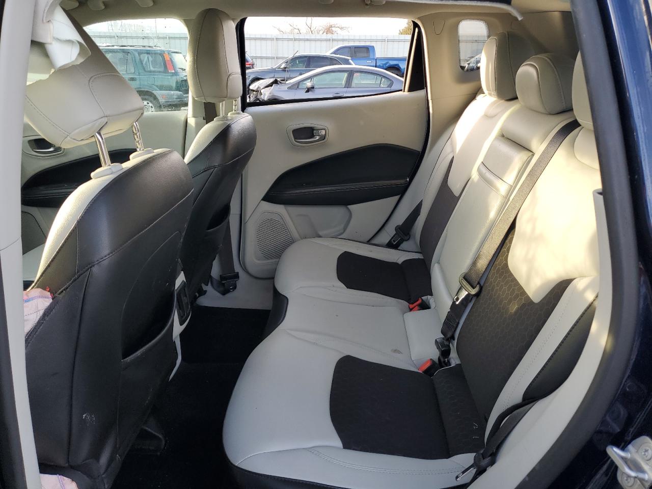 2018 Jeep Compass - Image 11