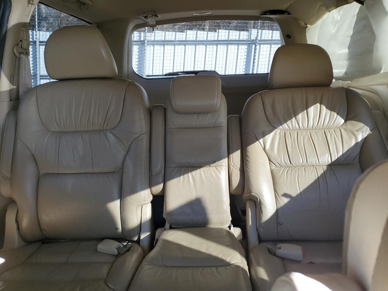 2008 Honda Odyssey - Image 10