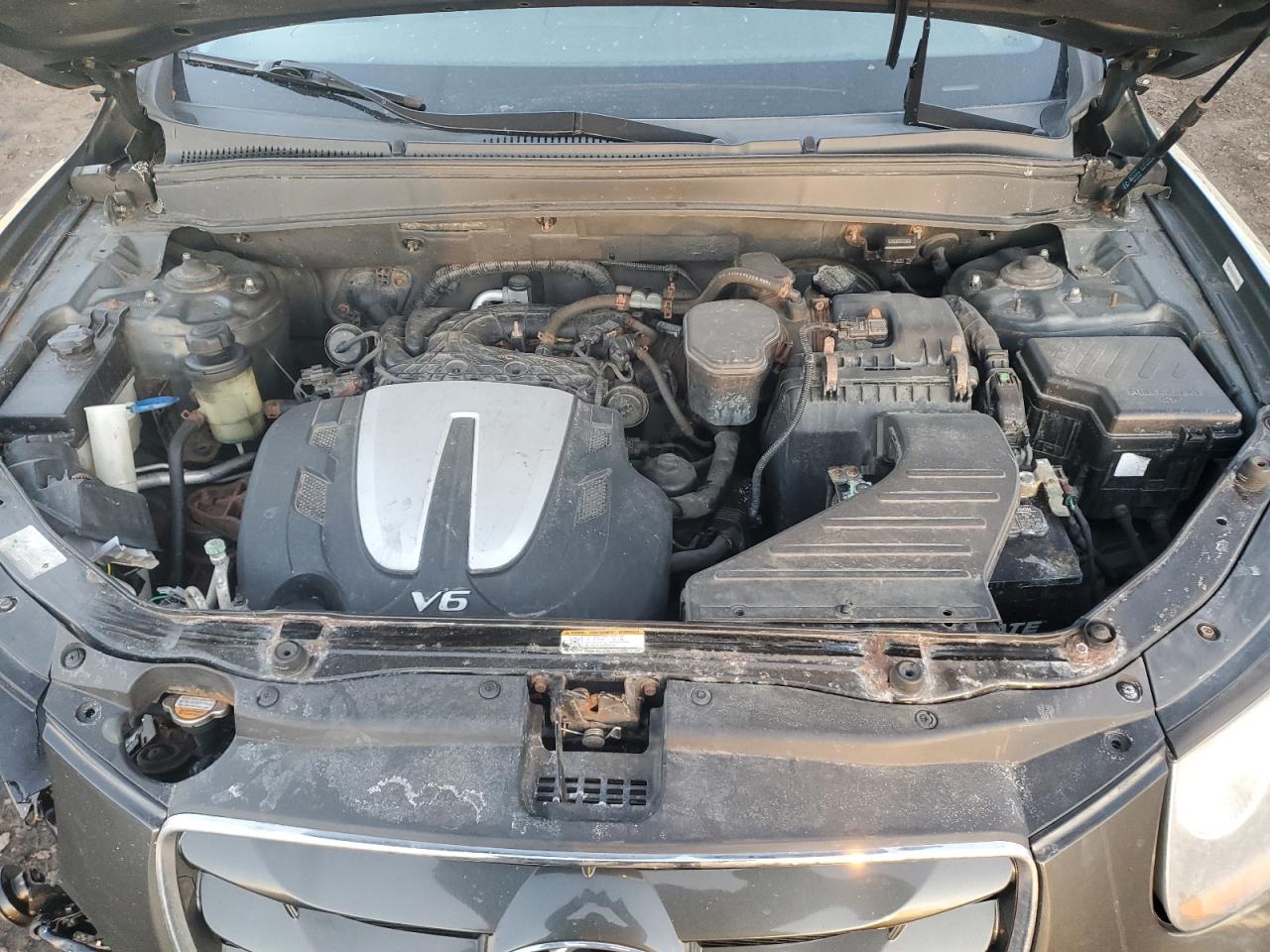2010 Hyundai Santa Fe - Image 14