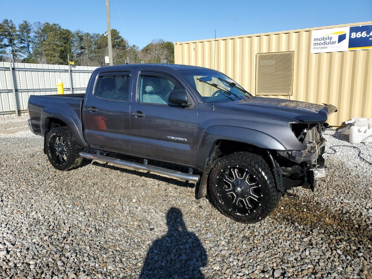 2015 Toyota Tacoma - Image 4