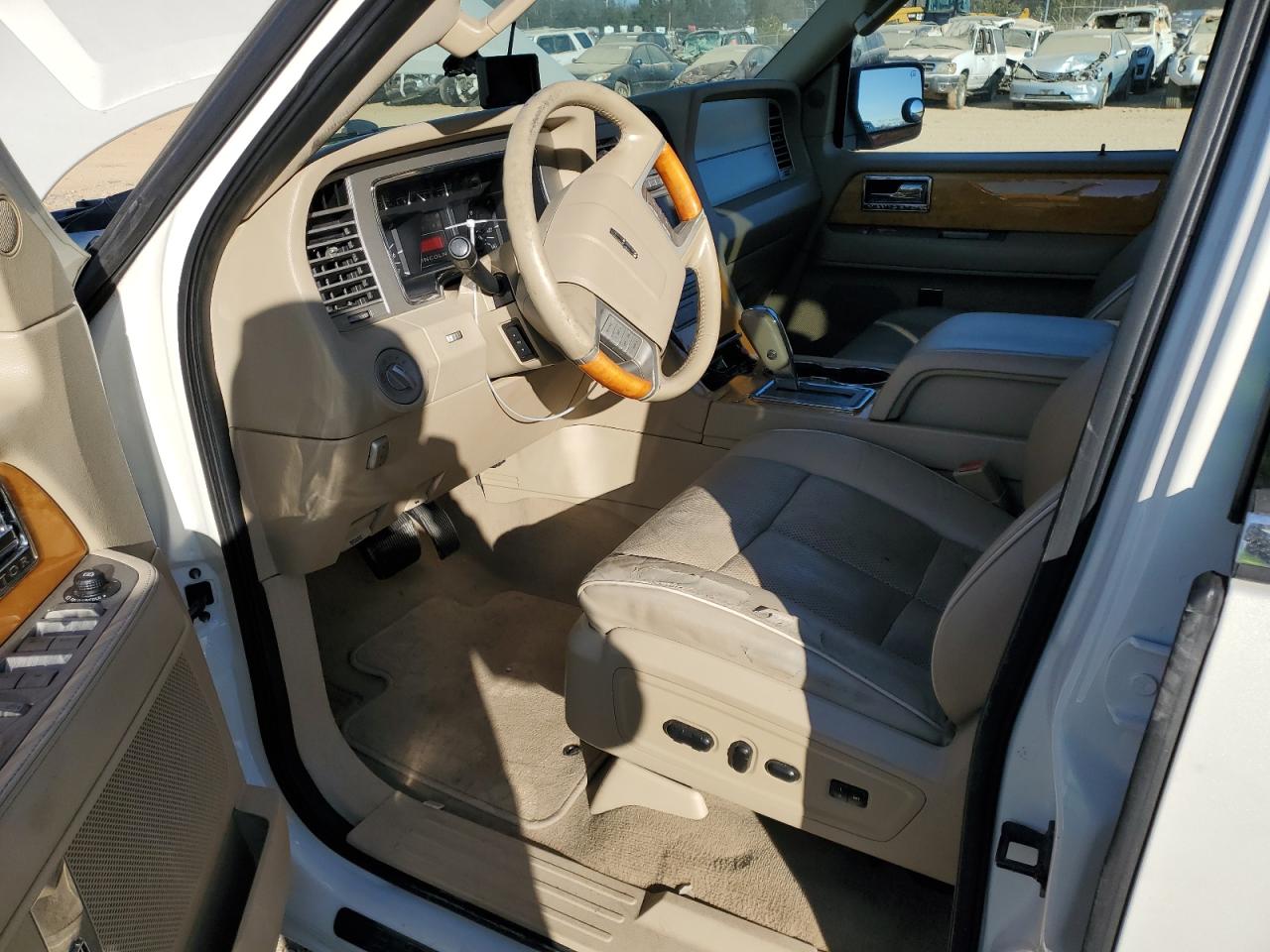 2007 Lincoln Navigator - Image 7