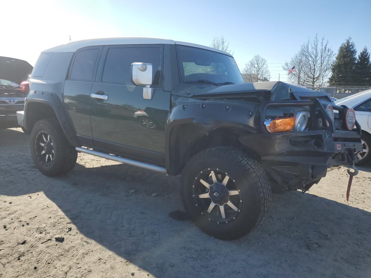 2014 Toyota FJ Cruiser - Image 4