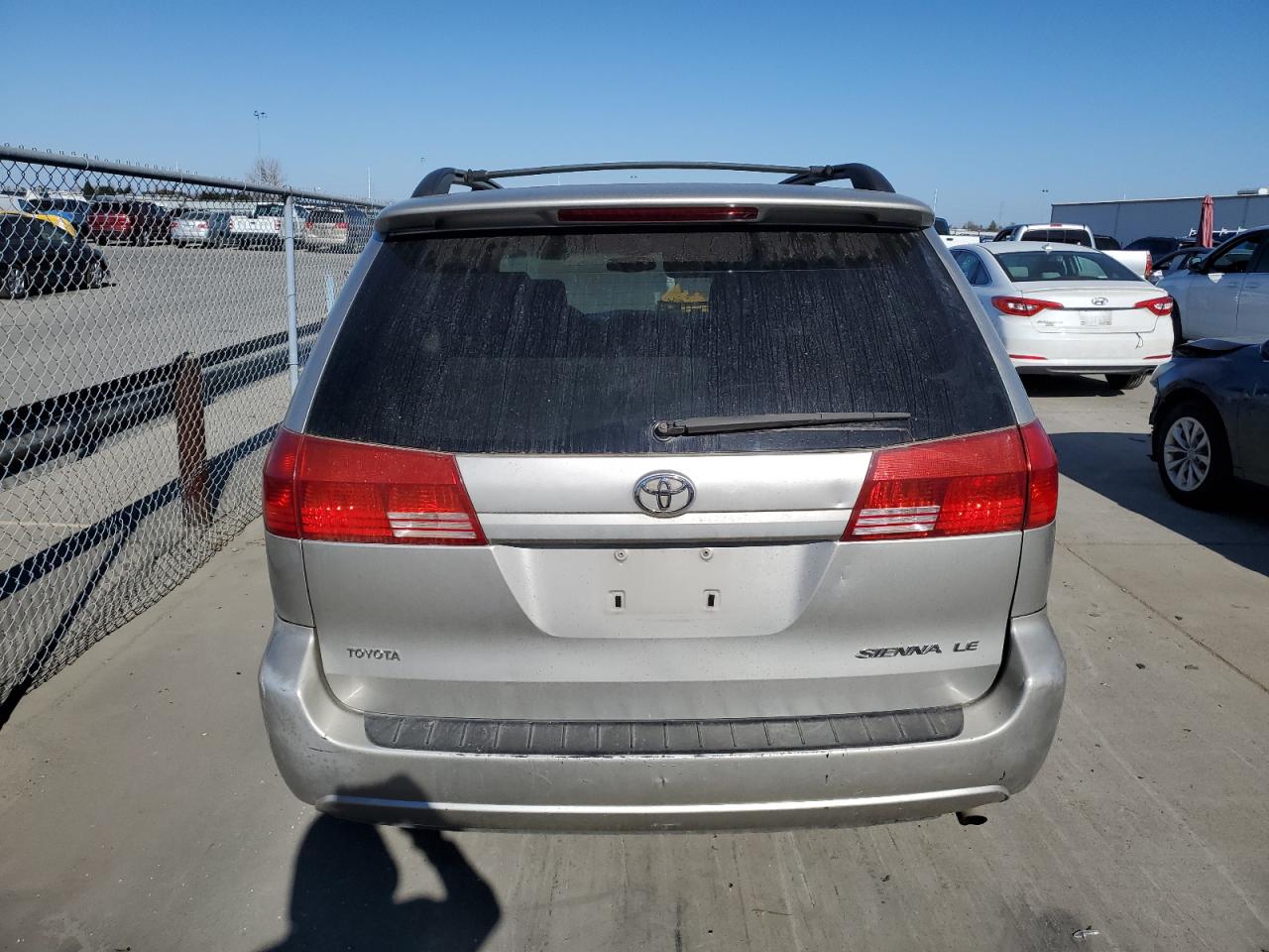 2004 Toyota Sienna - Image 6