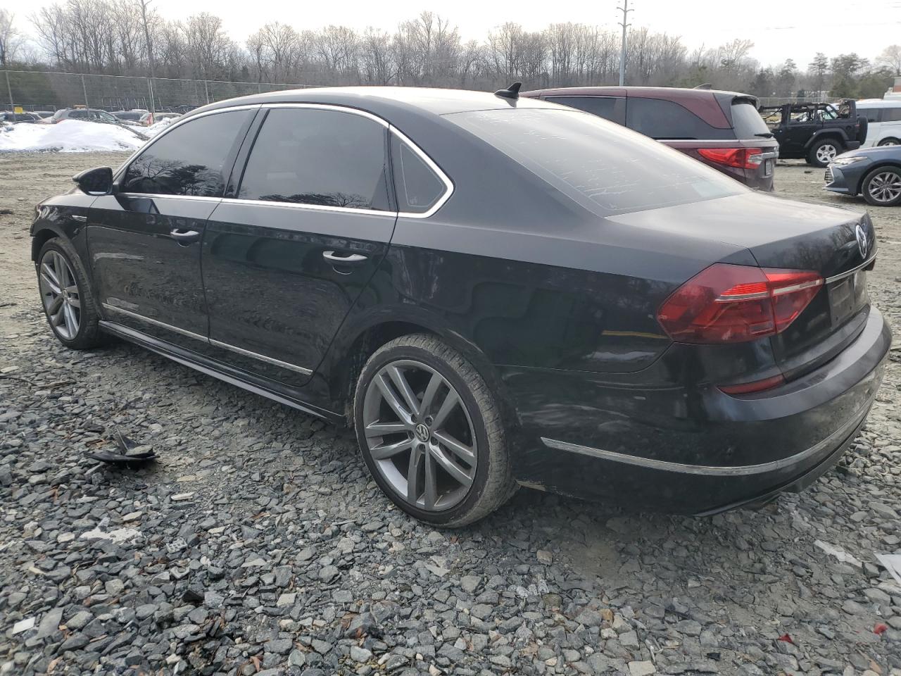 2017 Volkswagen Passat - Image 2