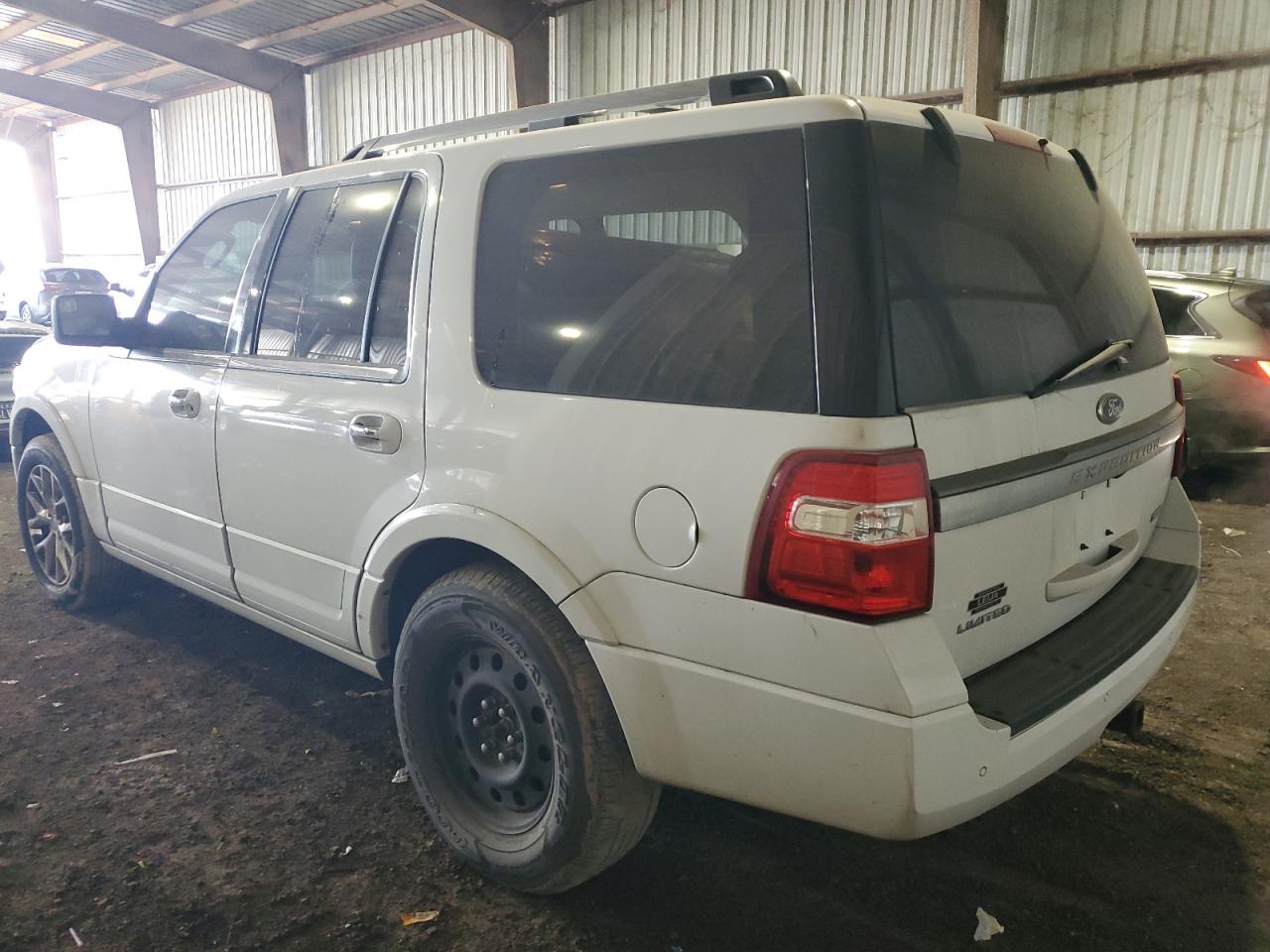 2015 Ford Expedition - Image 2