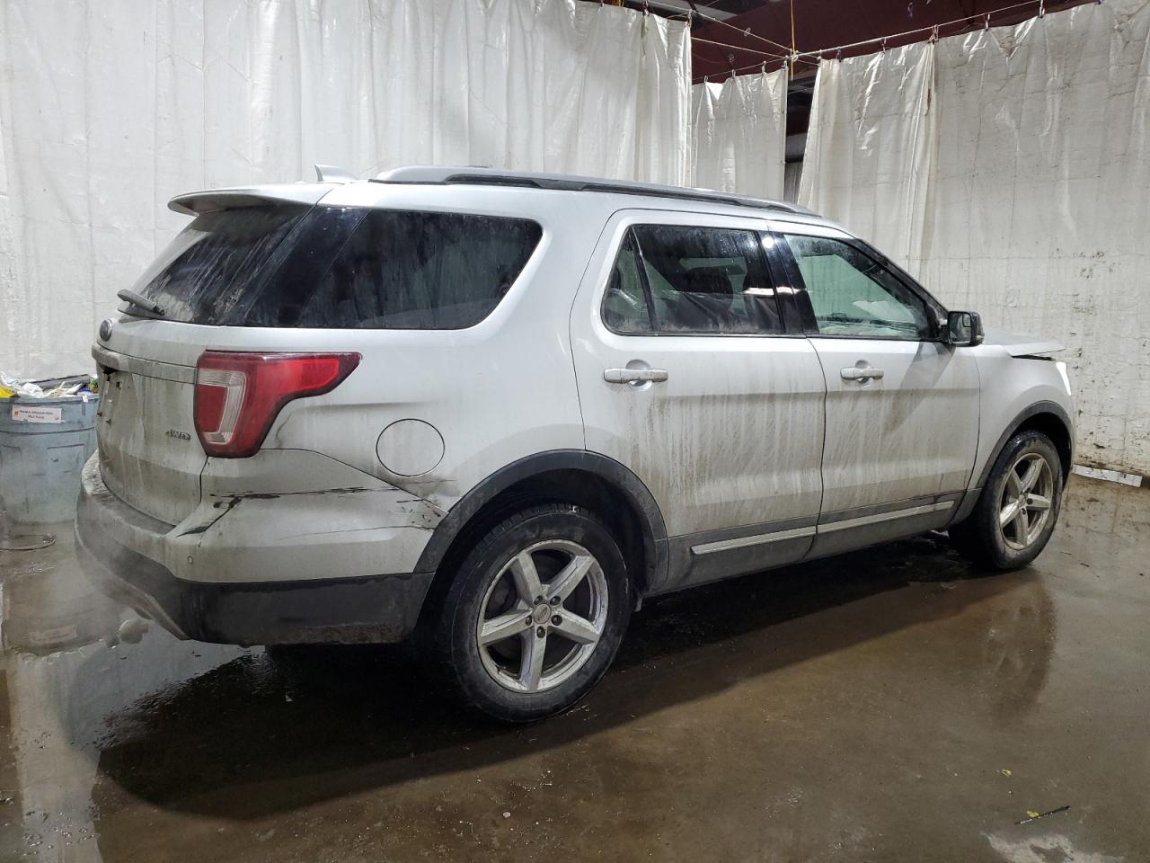 2017 Ford Explorer - Image 3