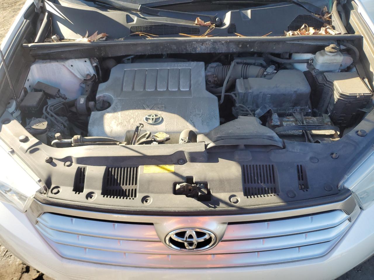 2013 Toyota Highlander - Image 12