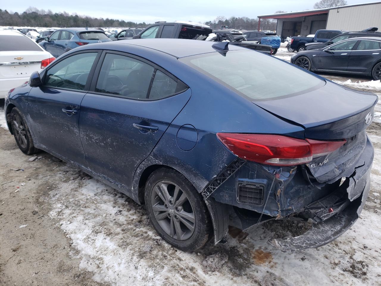 5NPD84LF9HH121805 2017 HYUNDAI ELANTRA - Image 2