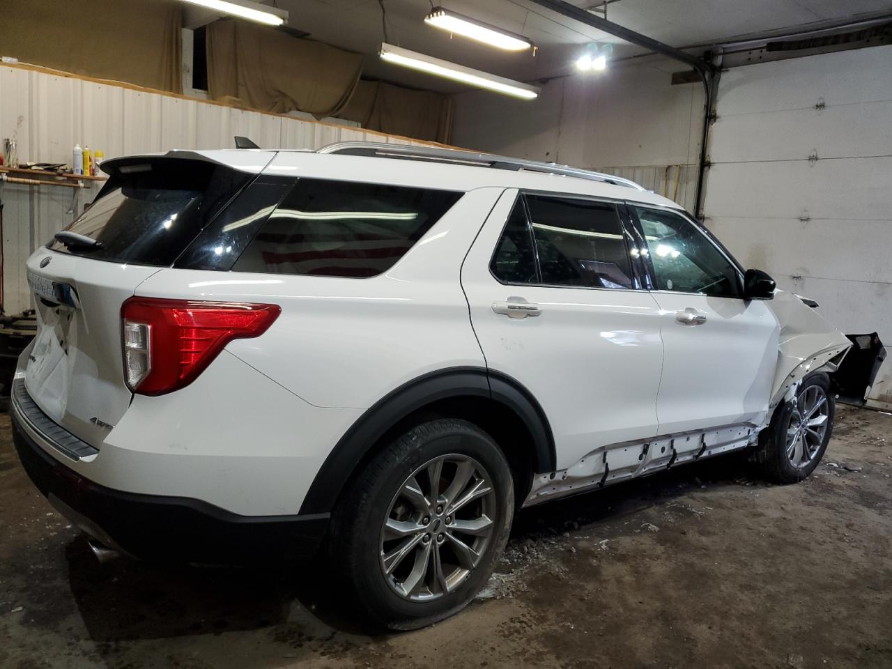 2023 Ford Explorer - Image 3