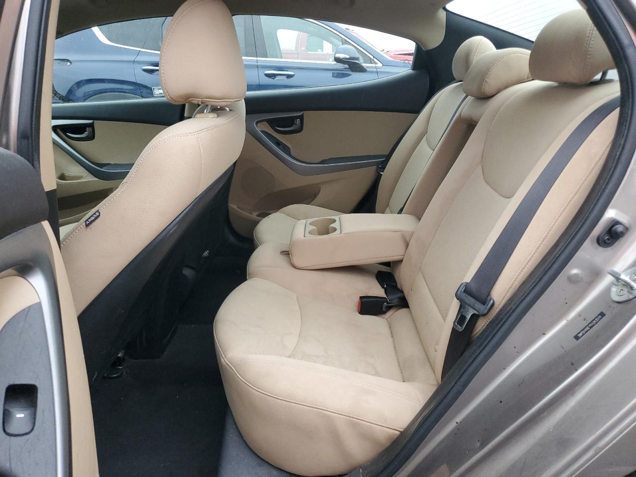 2013 Hyundai Elantra - Image 10