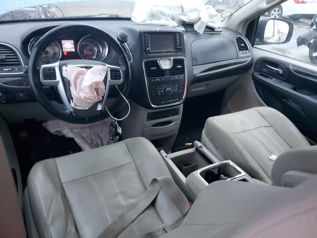 2012 Chrysler Town & Country - Image 8