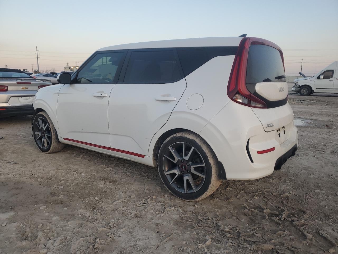 2022 Kia Soul - Image 2