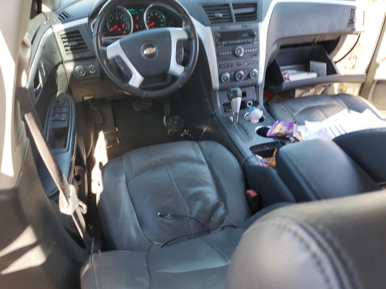 2010 Chevrolet Traverse - Image 8