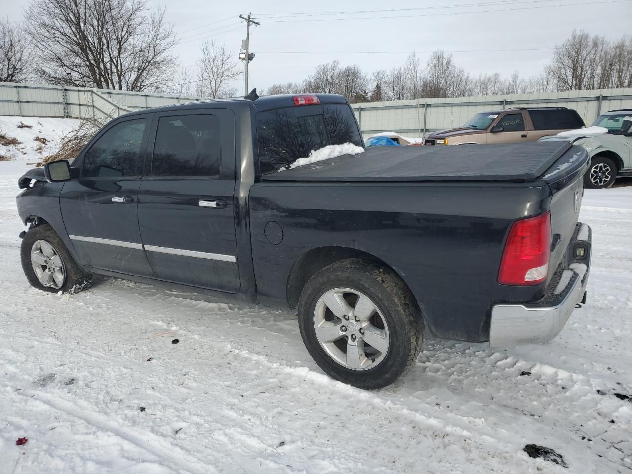 2016 RAM 1500 - Image 2