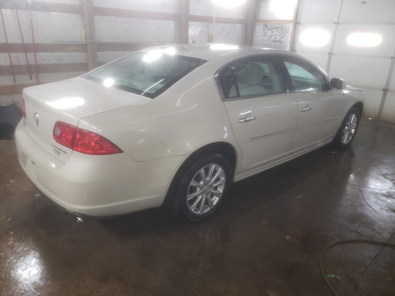 2011 Buick Lucerne - Image 3