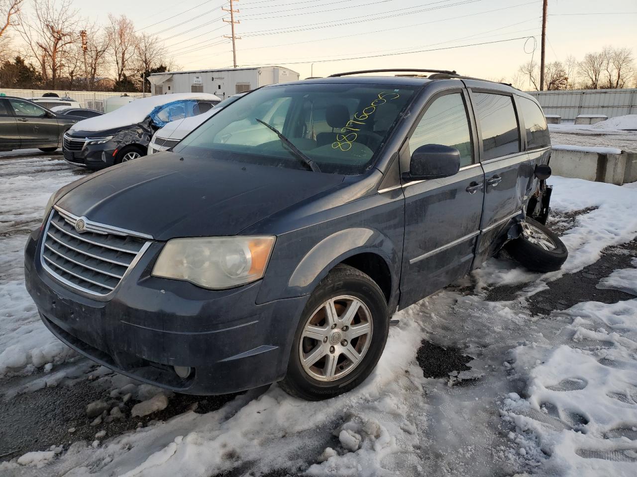 2009 Chrysler Town & Country - Image 1