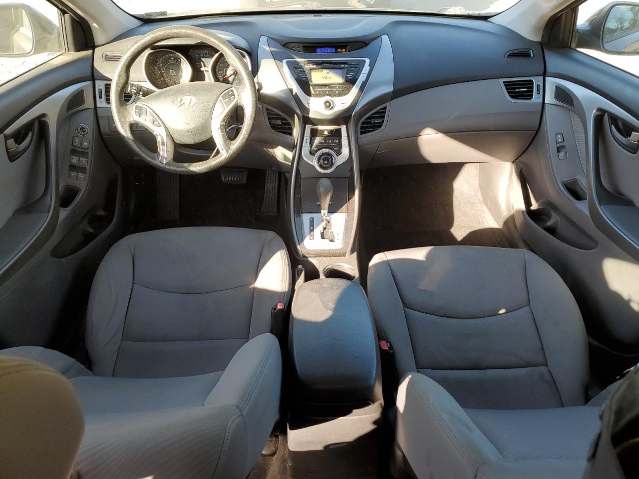 2012 Hyundai Elantra - Image 8