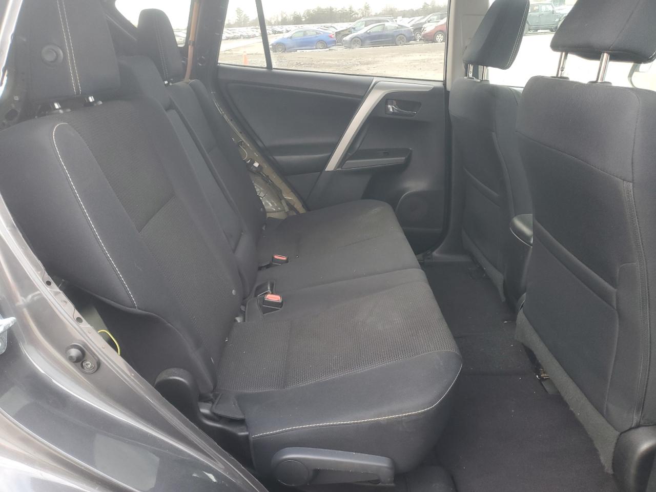 2016 Toyota RAV 4 - Image 11