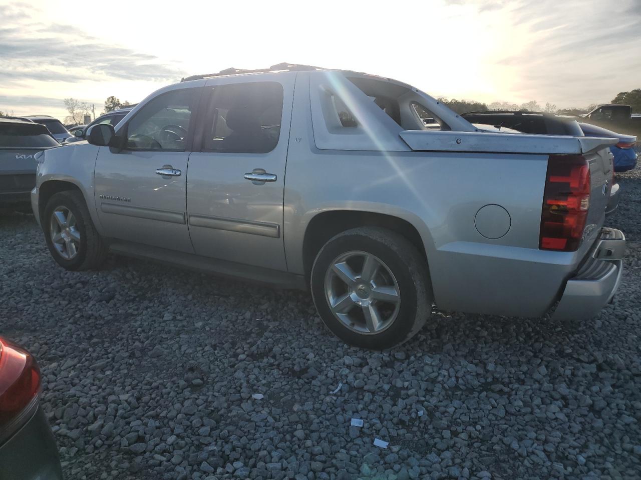 2011 Chevrolet Avalanche - Image 2