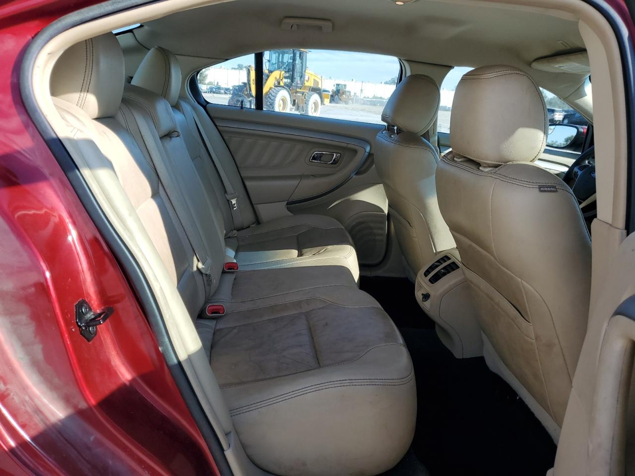 2017 Ford Taurus - Image 11