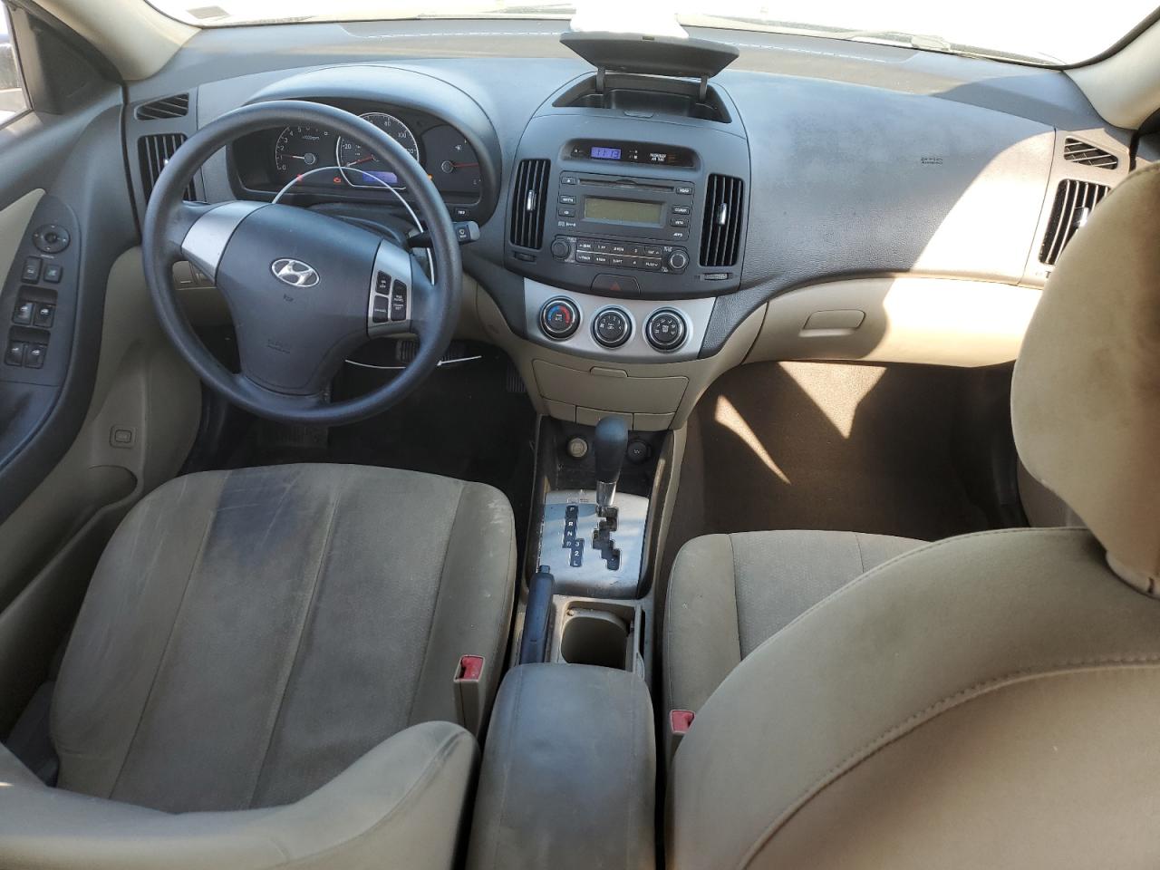 2010 Hyundai Elantra - Image 8