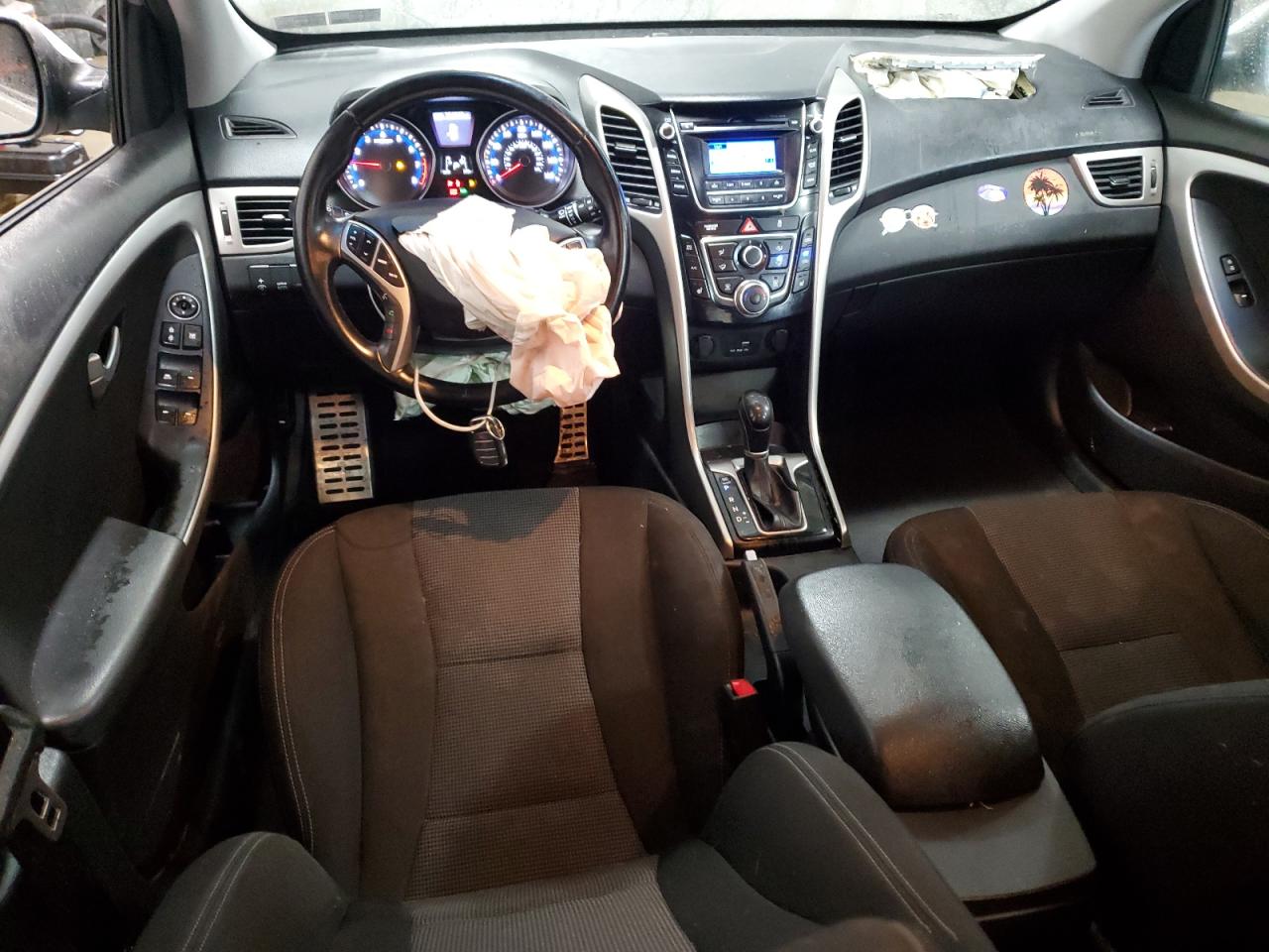 2016 Hyundai Elantra - Image 8