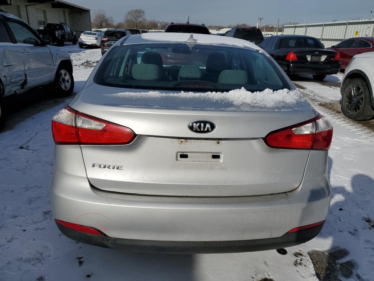 VIN KNAFK4A60G5500068 2016 KIA FORTE no.6