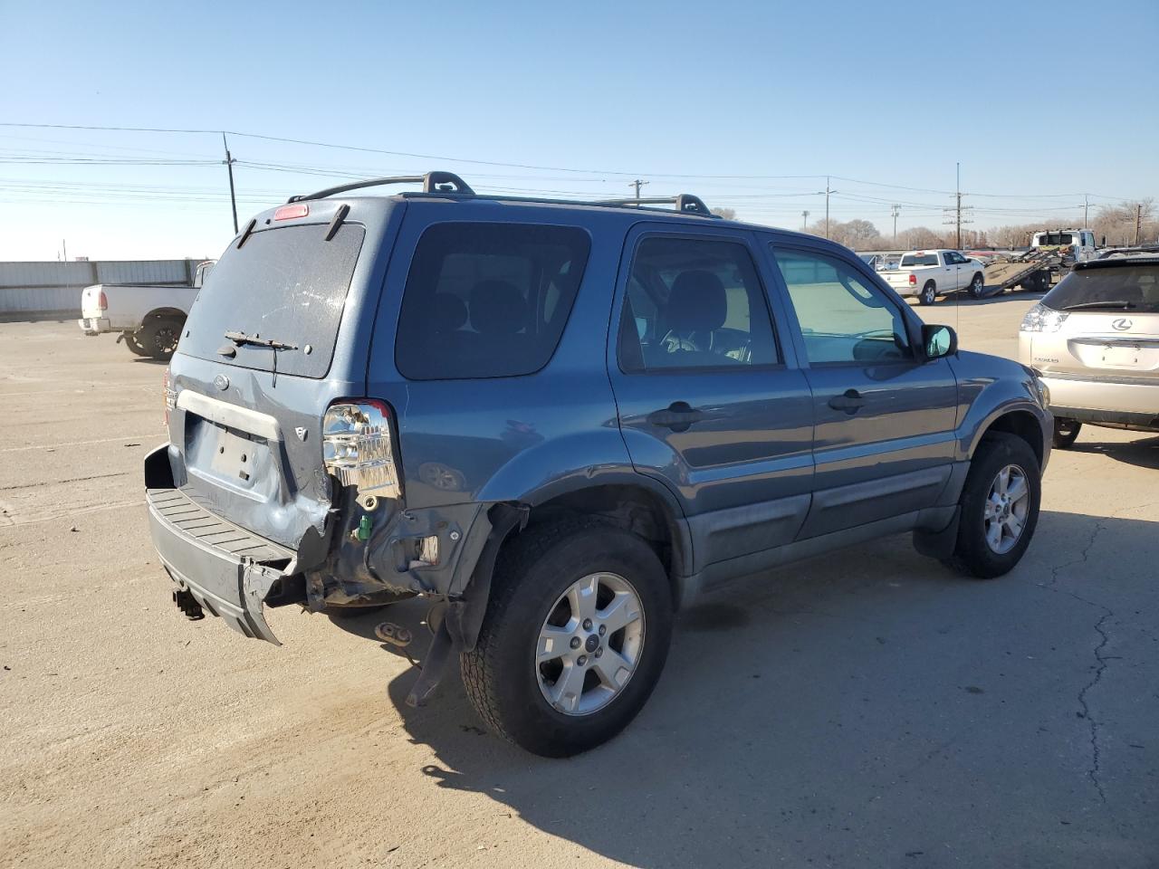 2005 Ford Escape - Image 3