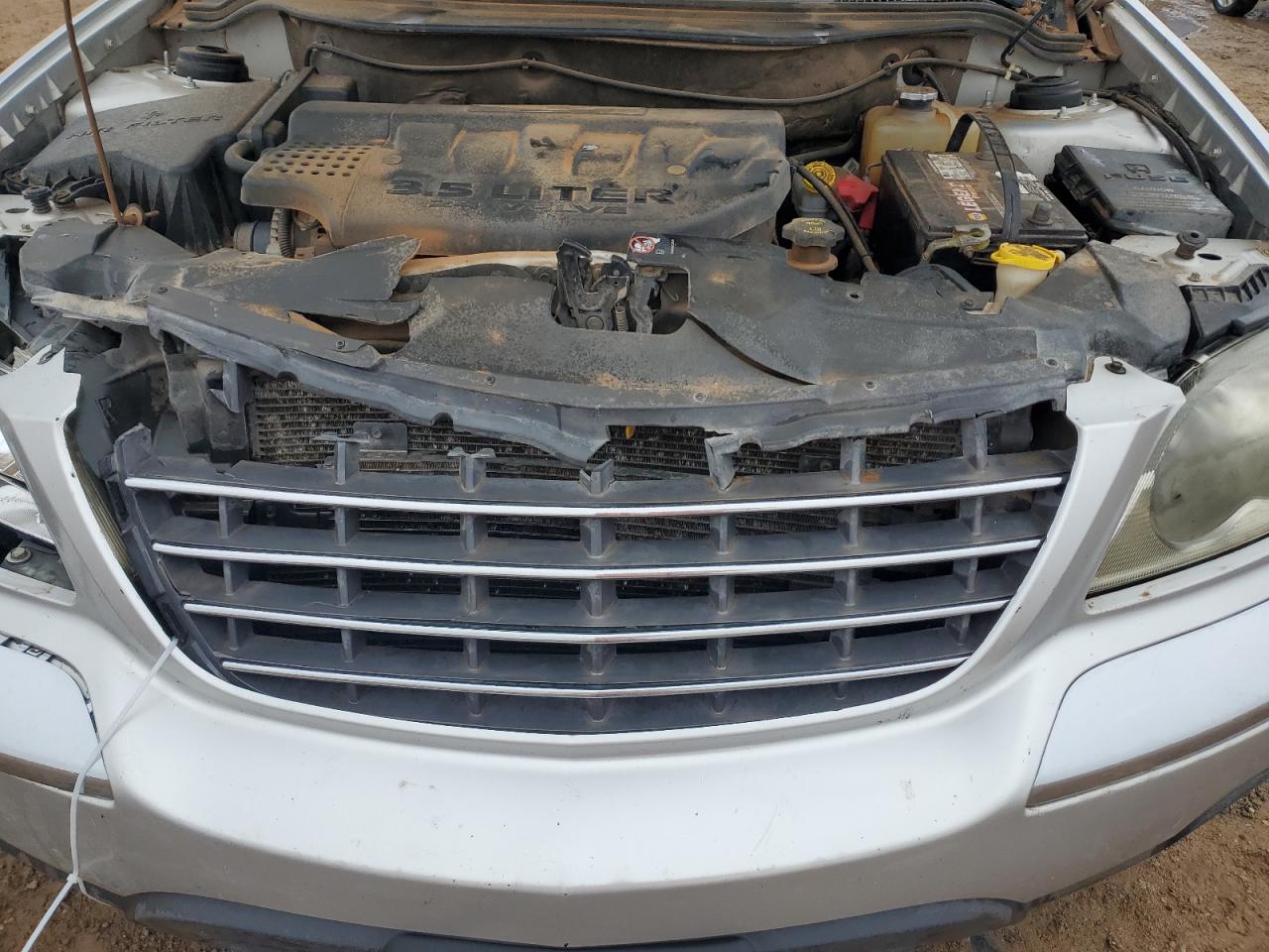 2005 Chrysler Pacifica - Image 13