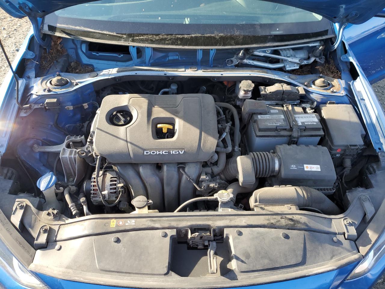 2017 Hyundai Elantra - Image 12