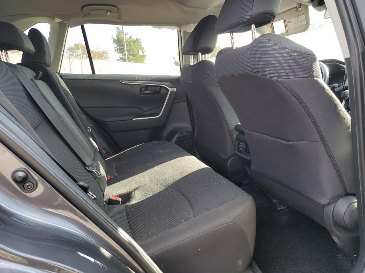 2023 Toyota RAV 4 - Image 11
