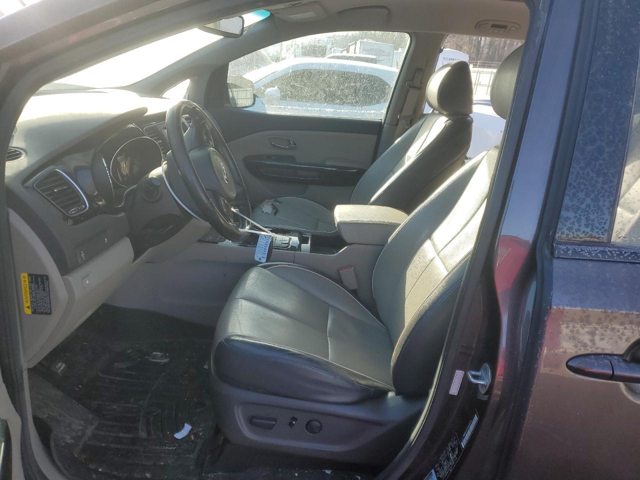 2018 Kia Sedona - Image 7
