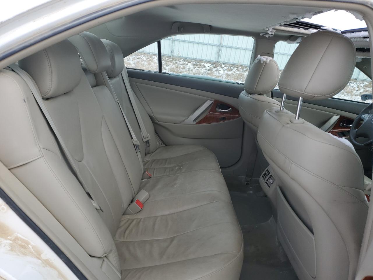 2011 Toyota Camry - Image 10