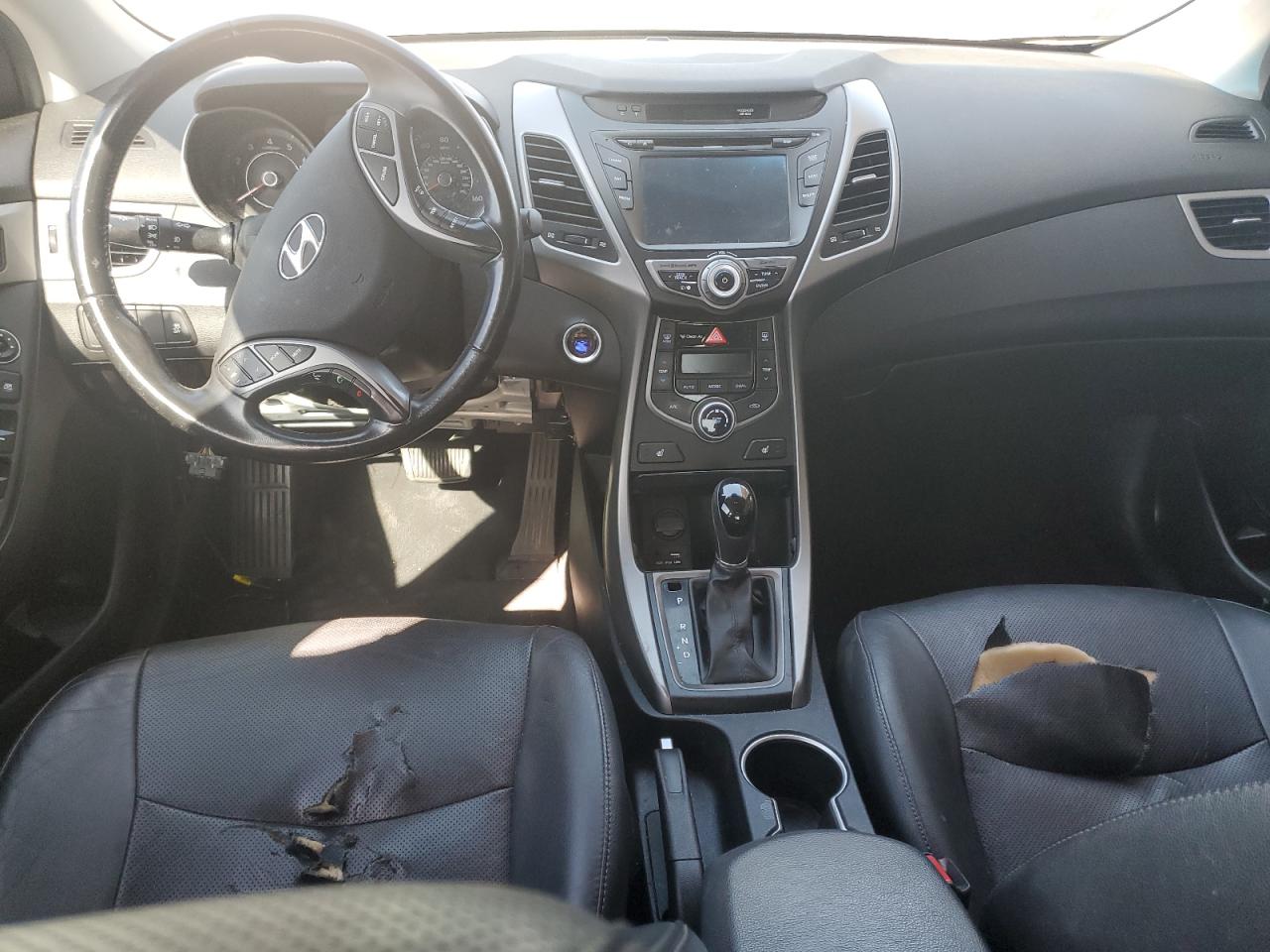 2015 Hyundai Elantra - Image 8