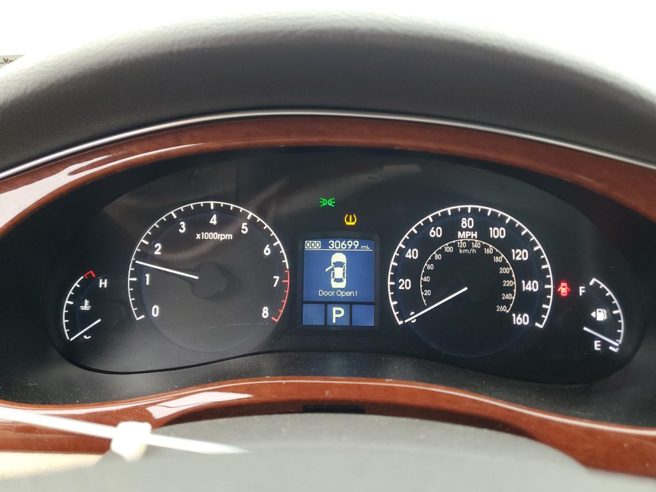 2012 Hyundai Genesis - Image 9