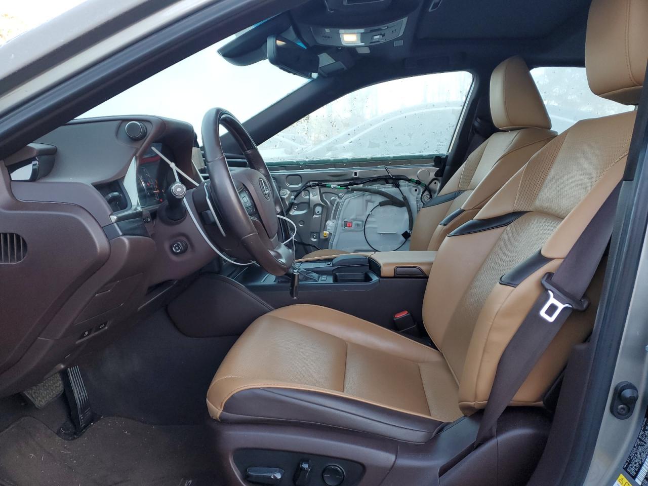 2019 Lexus ES - Image 7