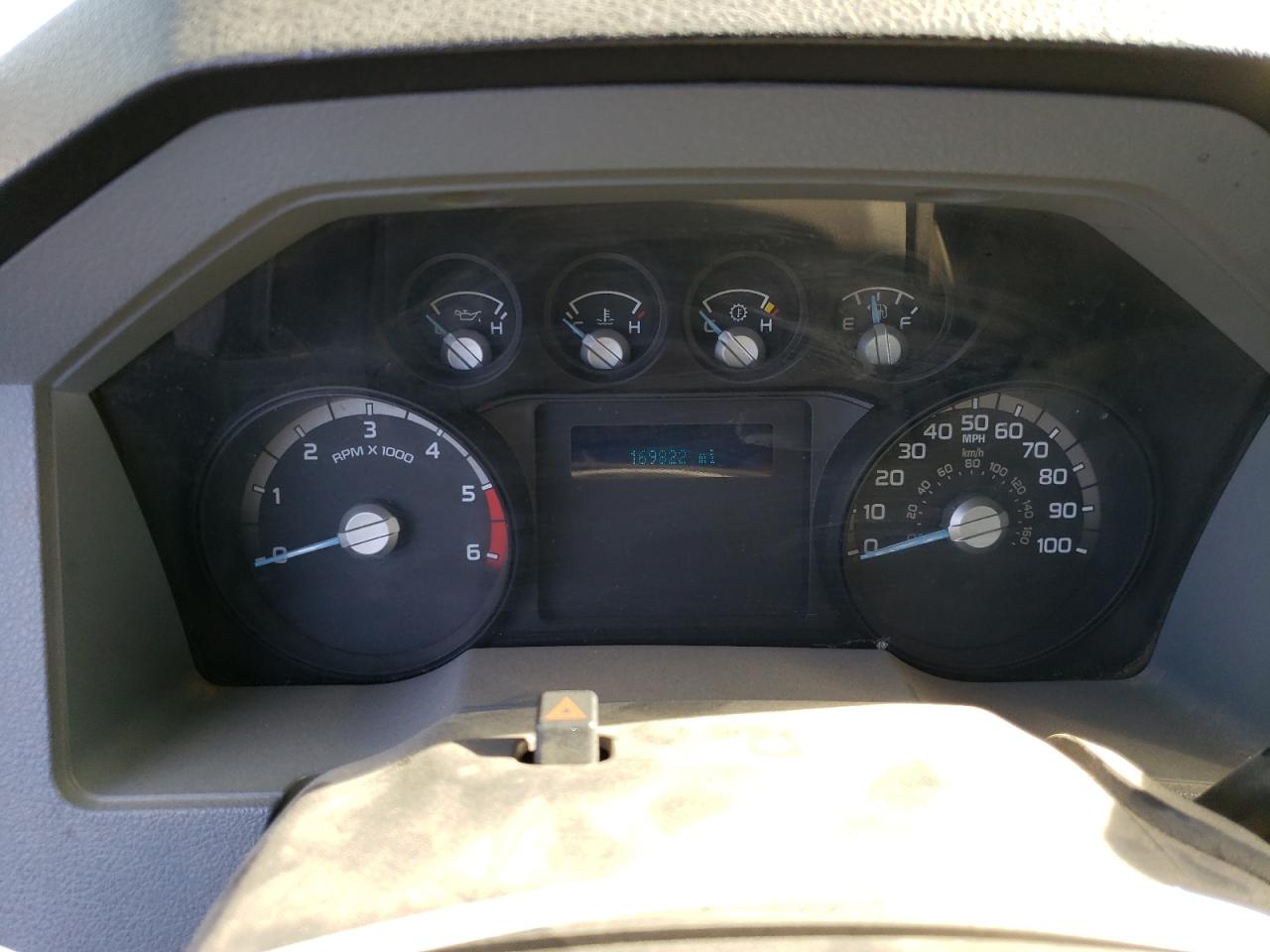 2014 Ford F450 - Image 9